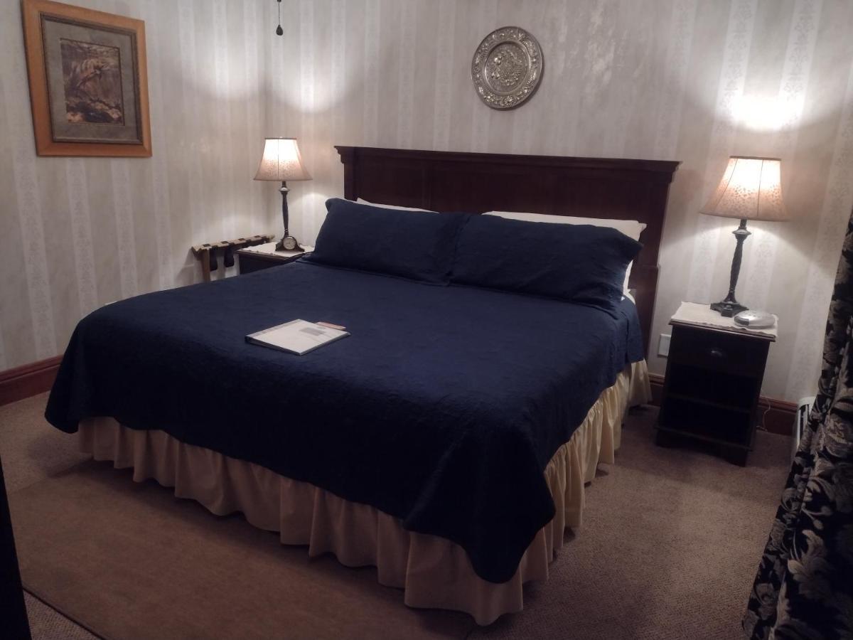 The Historic Elk Mountain Hotel Bagian luar foto