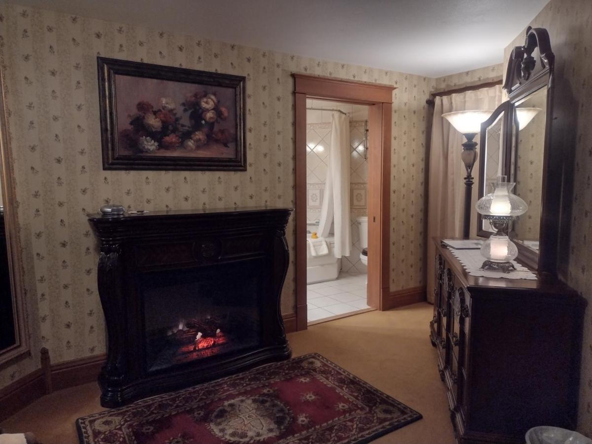 The Historic Elk Mountain Hotel Bagian luar foto