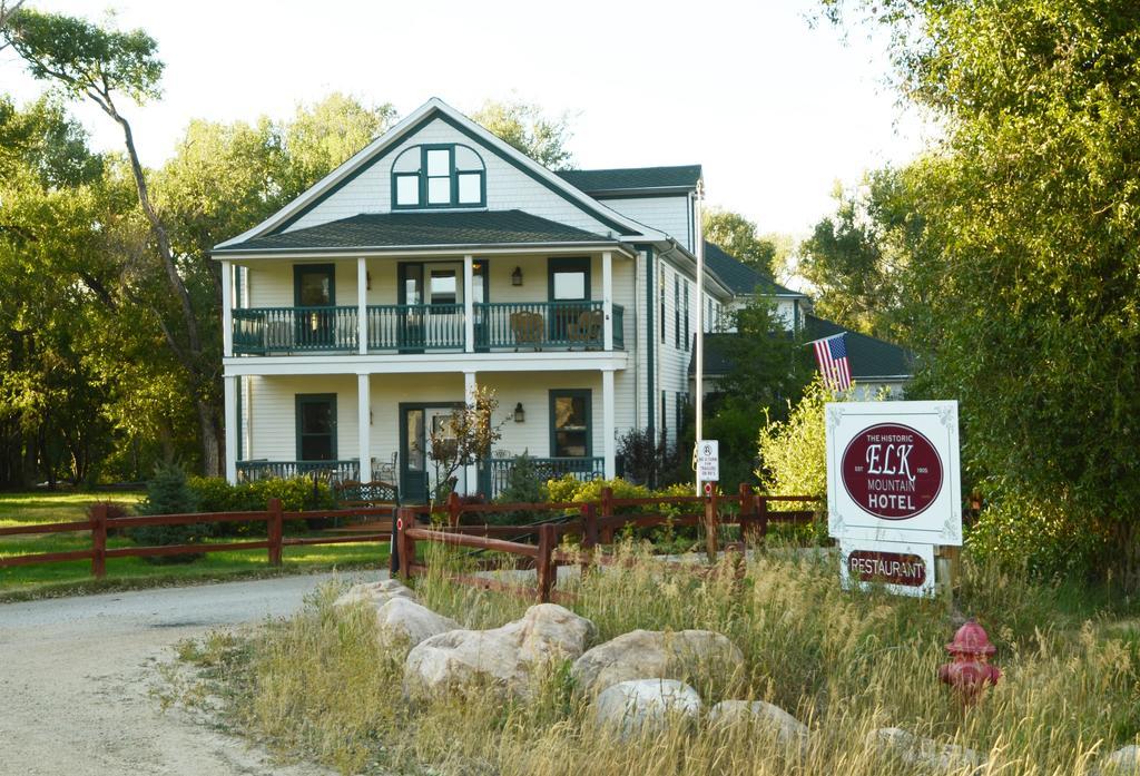 The Historic Elk Mountain Hotel Bagian luar foto