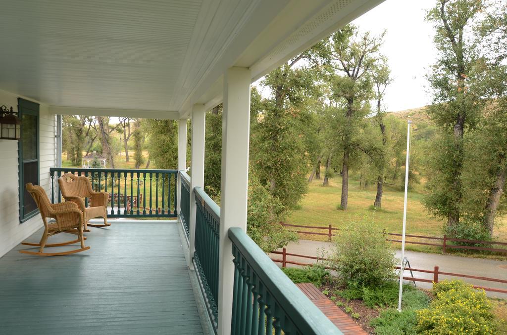 The Historic Elk Mountain Hotel Bagian luar foto