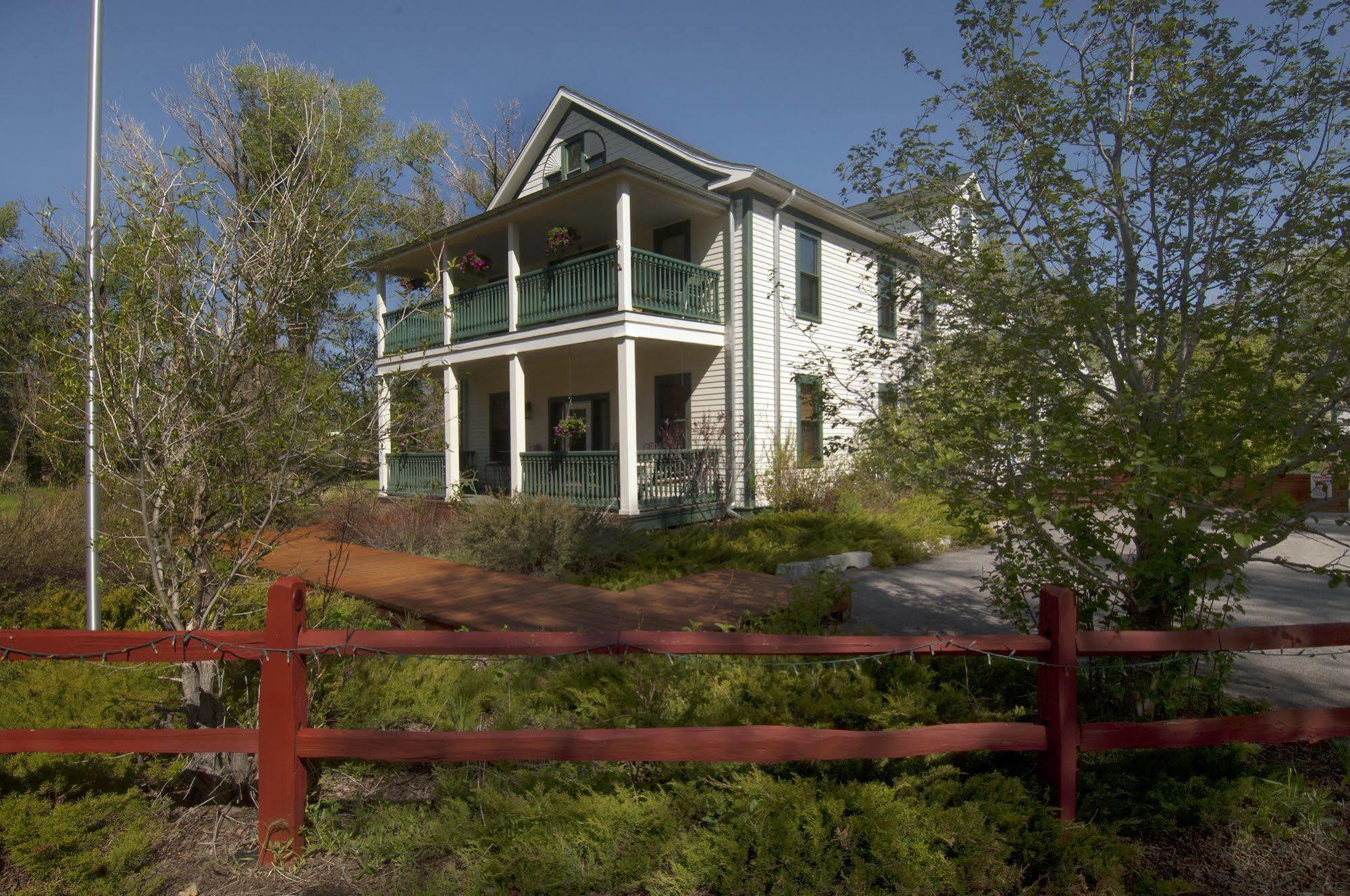 The Historic Elk Mountain Hotel Bagian luar foto