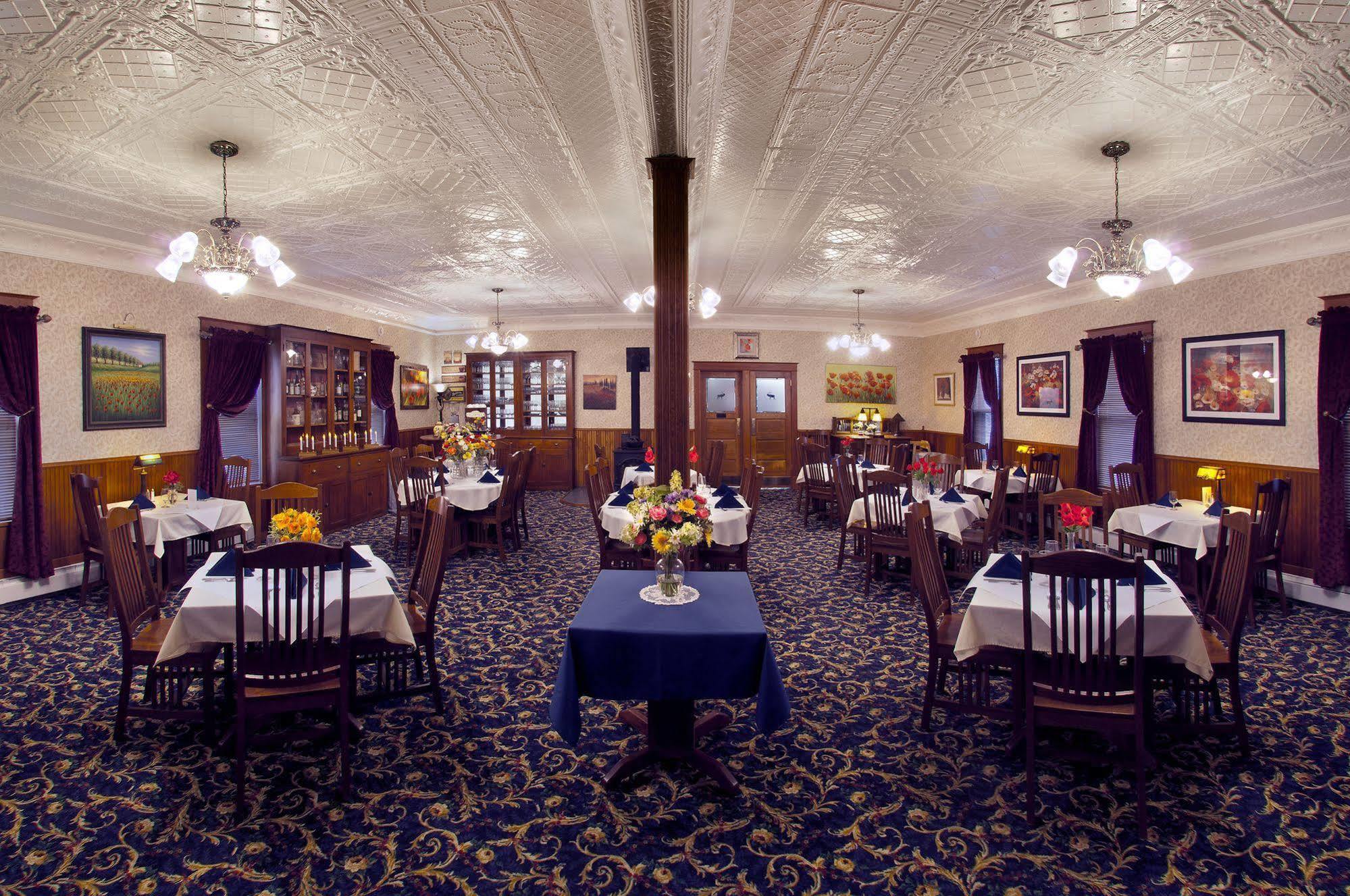 The Historic Elk Mountain Hotel Bagian luar foto