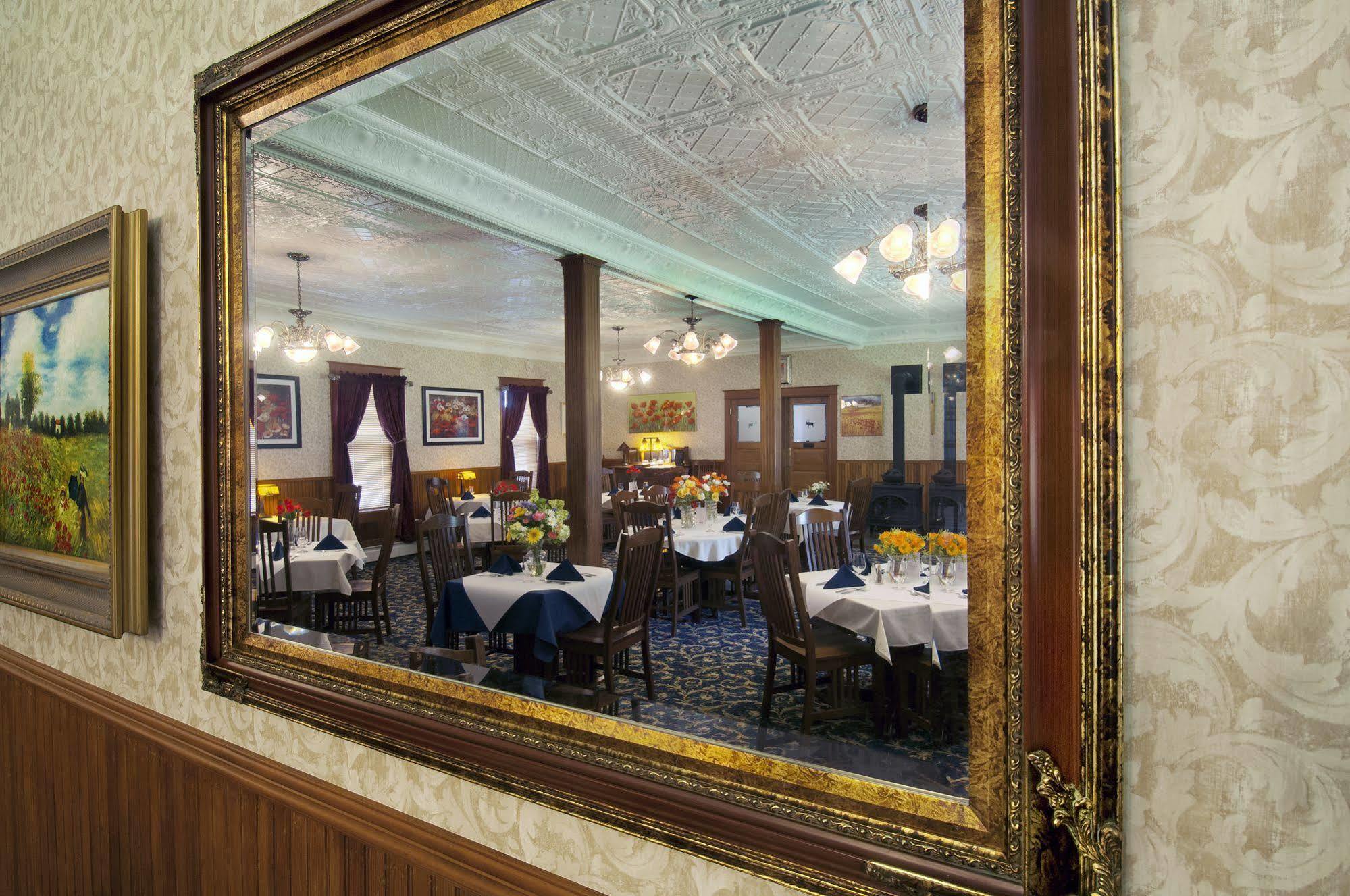 The Historic Elk Mountain Hotel Bagian luar foto
