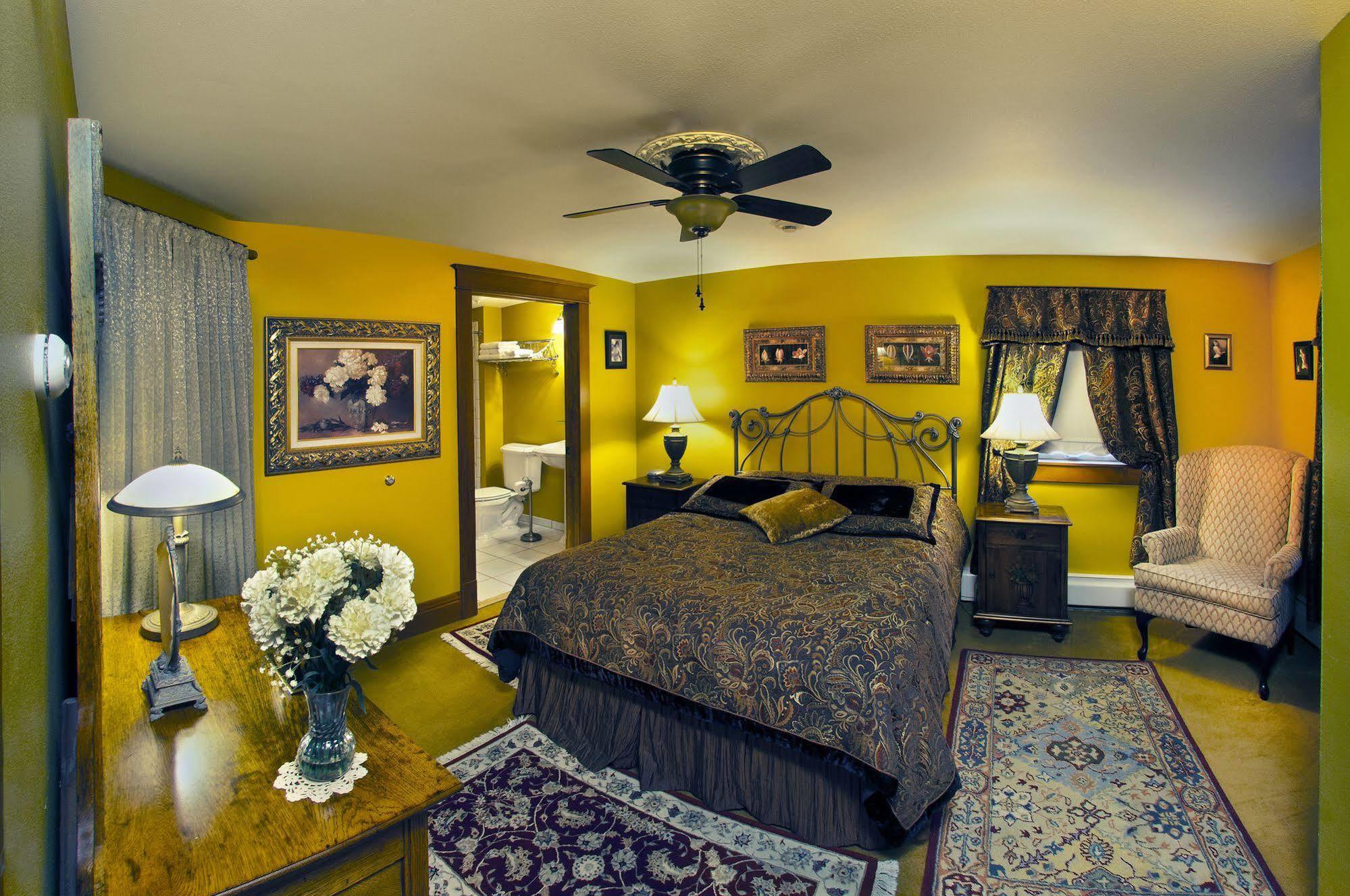 The Historic Elk Mountain Hotel Bagian luar foto