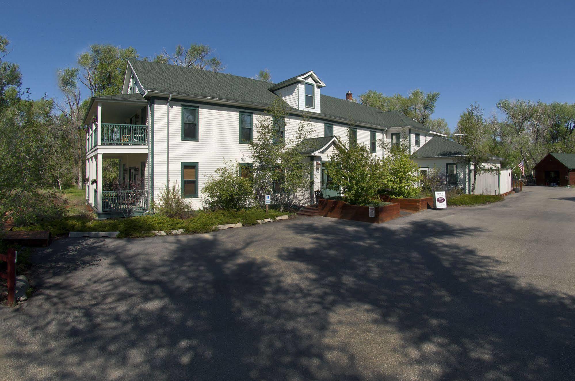 The Historic Elk Mountain Hotel Bagian luar foto